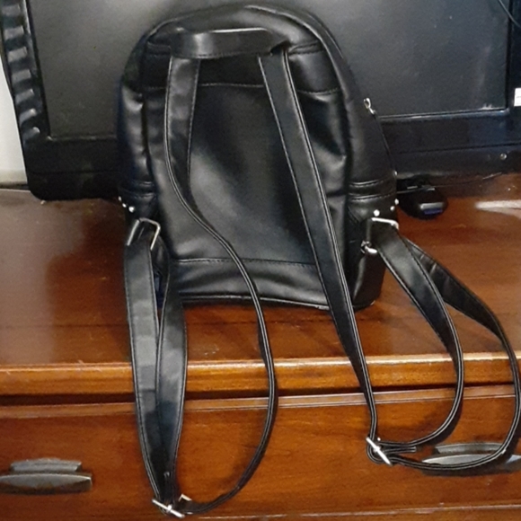 Backbag - Picture 2 of 2